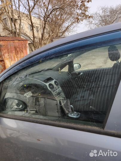 Opel corsa d стекло двери передней левой