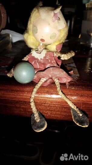 Ёлочная игрушка СССР пионерка с мячом