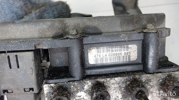 Блок абс, насос Toyota Avensis 2, 2005