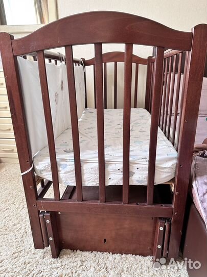 Детская кроватка
