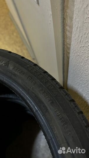 Continental ContiWinterContact TS 830 P 245/35 R19 93W