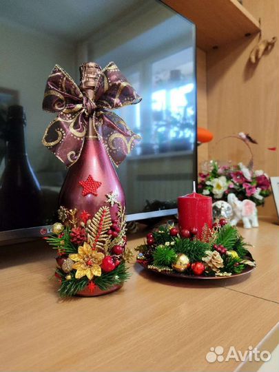 Бутылка шампанского, свеча, декор, новый год