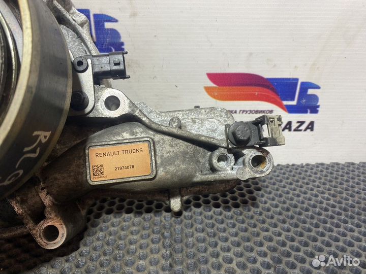 Помпа двигателя Renault T, Volvo FH