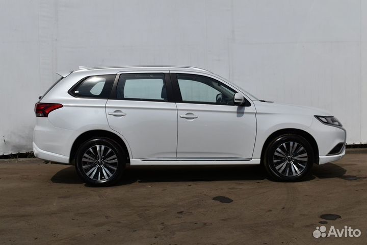 Mitsubishi Outlander 2.0 CVT, 2021