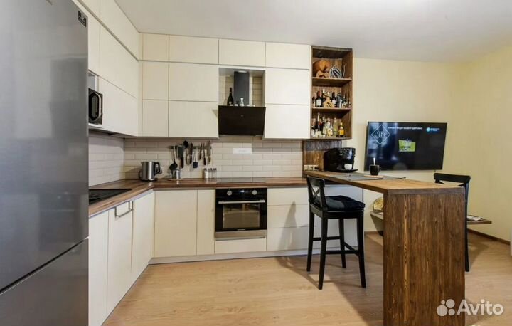 Кухонный гарнитур прямой с островом угловой