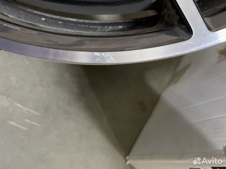 Mercedes W213 E200 AMG диск оригинал задний