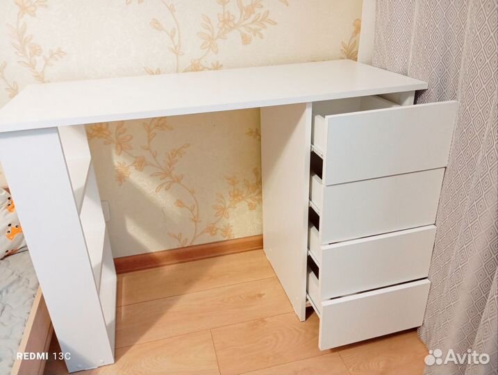 Письменный стол для школьника