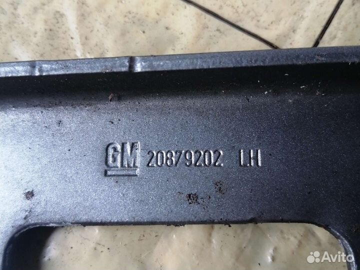 Петли капота Opel Astra J