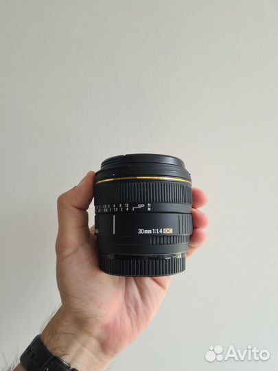 Объектив Sigma AF 30mm f/1.4 DC japan