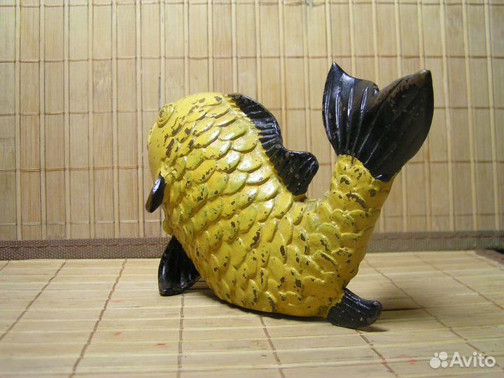 Статуэтка золотая рыбка