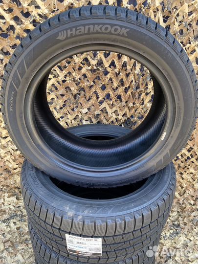 Hankook Winter I'Cept IZ W606 255/45 R18 103T