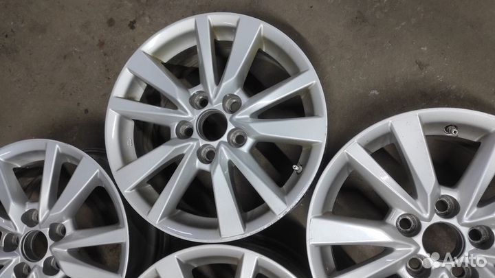 Диски литые Оригинальные Toyota Camry R16