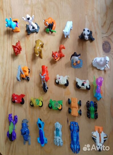 Игрушки из киндера машинки, мотоциклы