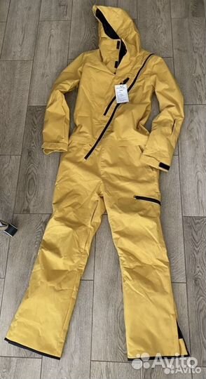 Горнолыжный комбинезон