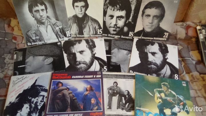 Огромная коллекция пластинок и радиоаппаратуры