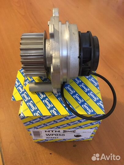 Водяной насос (Помпа) Audi A4/A6, VW Passat