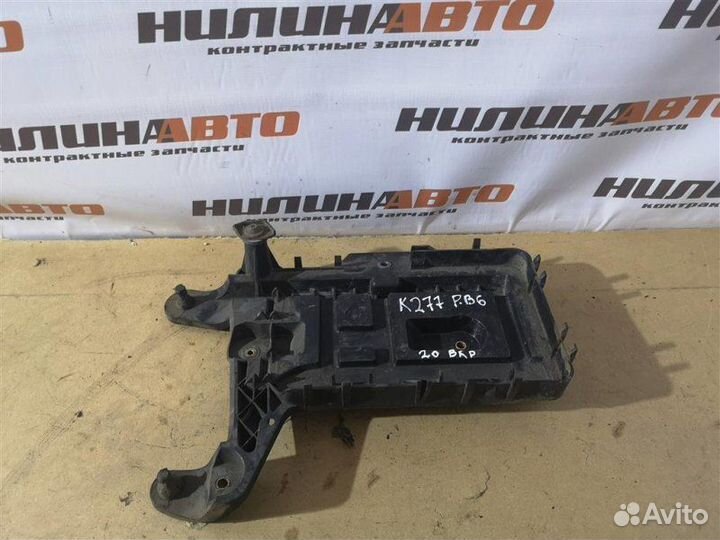 Площадка аккумулятора Volkswagen Passat B6 2.0 TDI