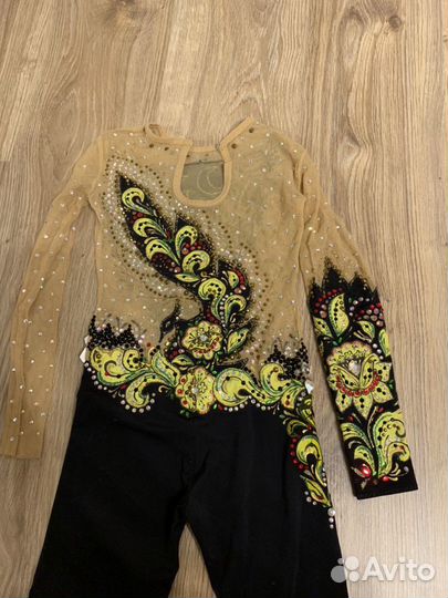 Продам купальник для художественной гимнастики б/у