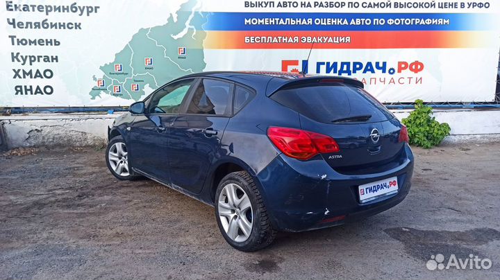 Накладка обшивки двери передней левой Opel Astra J