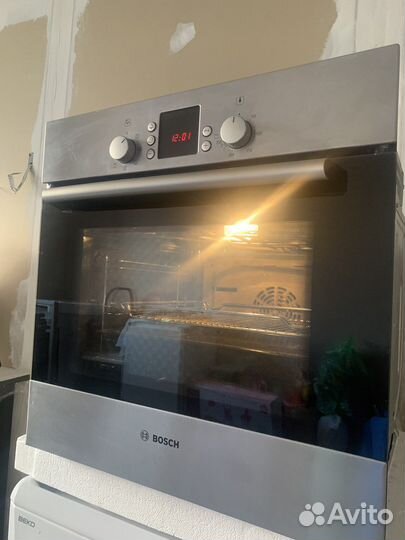 Духовой шкаф электрический Bosch, как новый