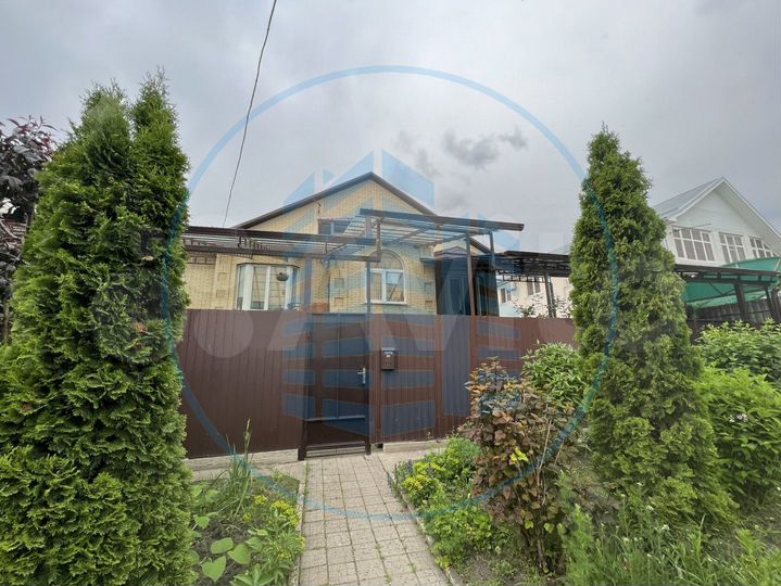 Дом 221,8 м² на участке 6 сот.