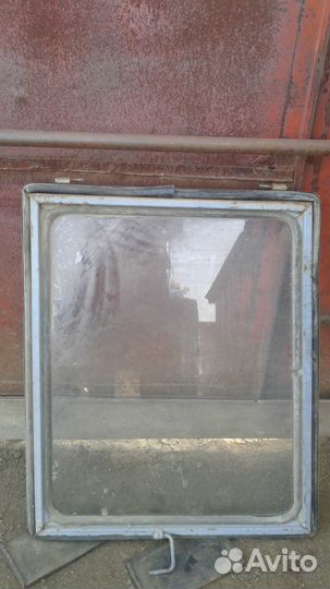 Рамка стекла боковая правая в сборе на юмз-6