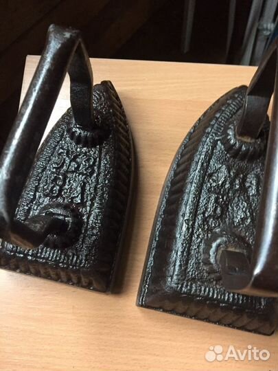 Утюг старинный, чугунный