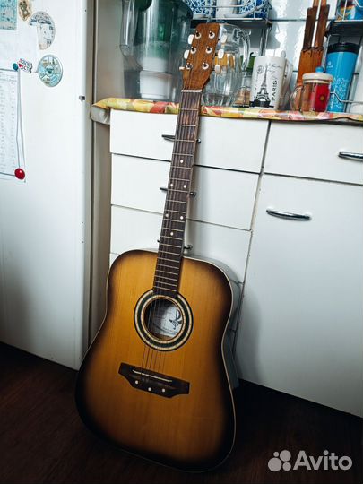 Гитара акустическая