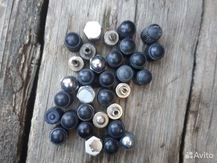 Колпачки на шины машины