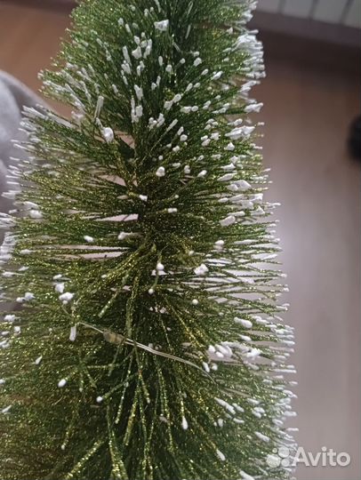 Мини-елочка с гирляндой