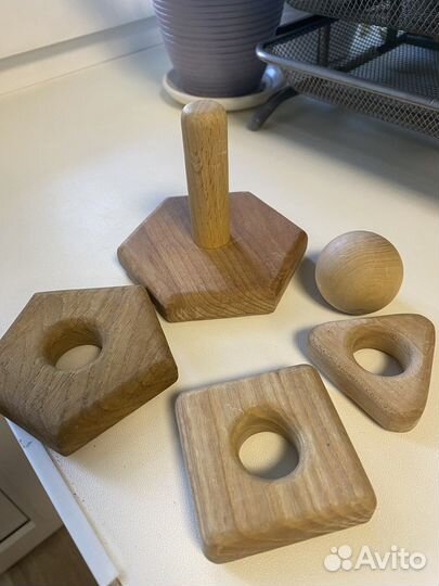 Пирамидка Монтессори