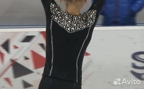 Костюм для высиуплений по фигурному катанию