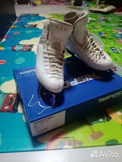 Коньки фигурные Risport royal 255