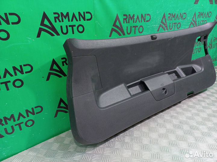 Обшивка двери багажника Volkswagen Tiguan 2