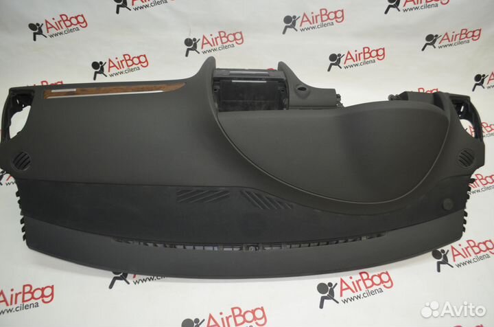 Торпедо панель приборов Audi Q7