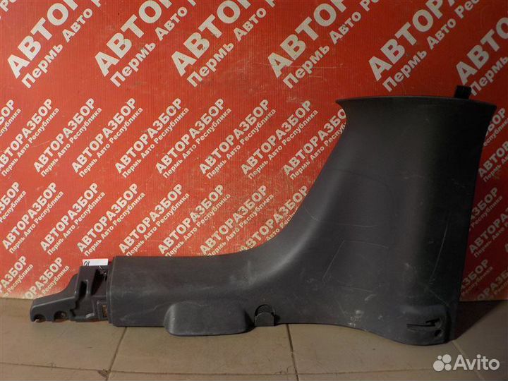 Обшивка багажника задняя правая LADA Largus R90