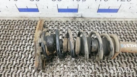 Стойка задняя правая nissan primera P12 (UML20SK01