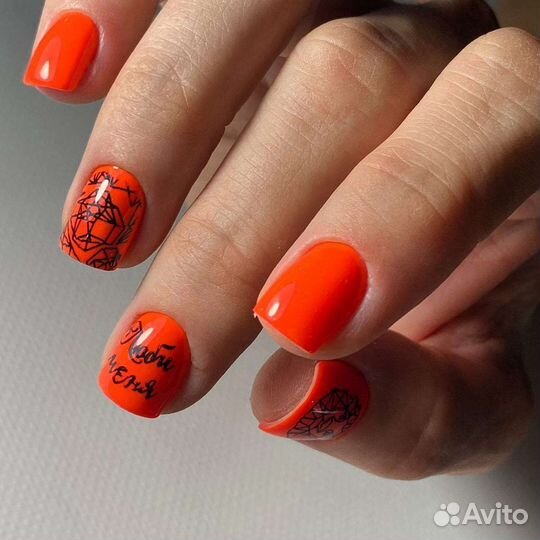 Начинающий мастер маникюра