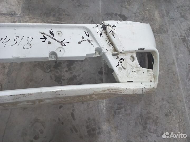 Передний бампер на LADA vesta