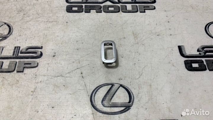 Кронштейн датчика парковки перед. Lexus GS300