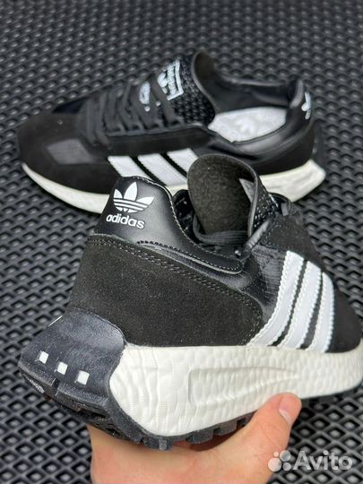 Кроссовки adidas retropy