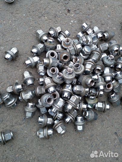 Колесные гайки