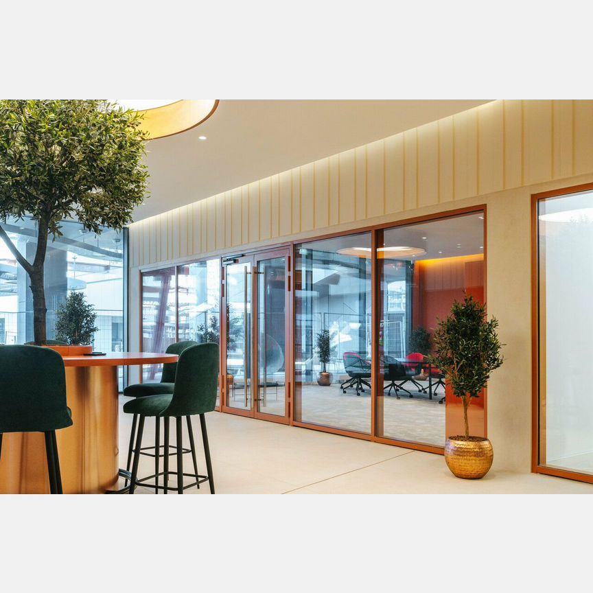 1-к. квартира, 72 м², 23/50 эт.