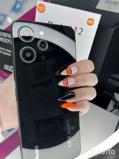 Xiaomi 12, 8/256 ГБ