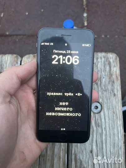 Телефон iPhone 8 64 gb