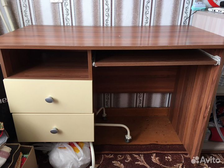 Компьютерный стол