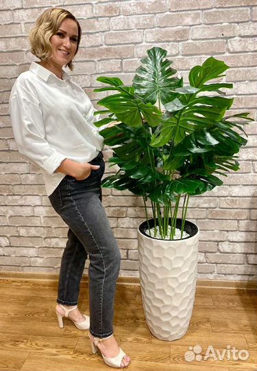 Искусственный цветок большой