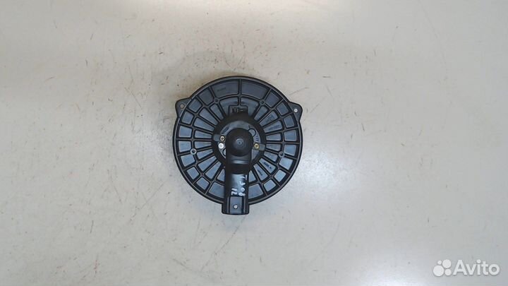 Двигатель отопителя Mitsubishi Grandis, 2005