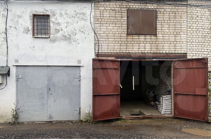 Гараж, > 30 м²