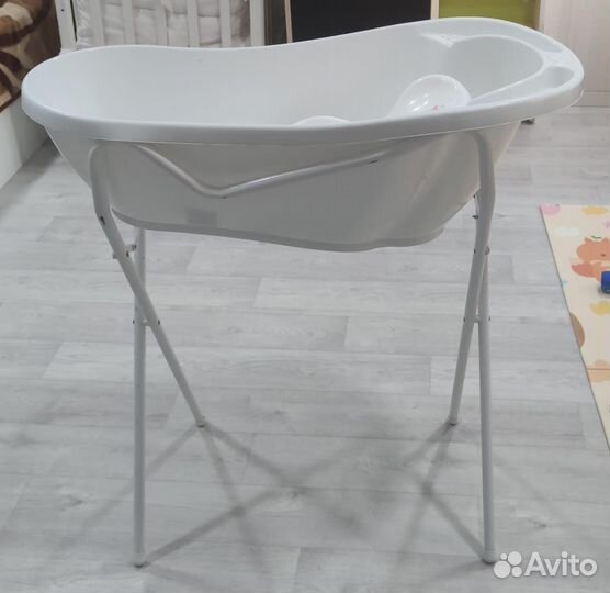 Ванночка для купания с подставкой и горкой